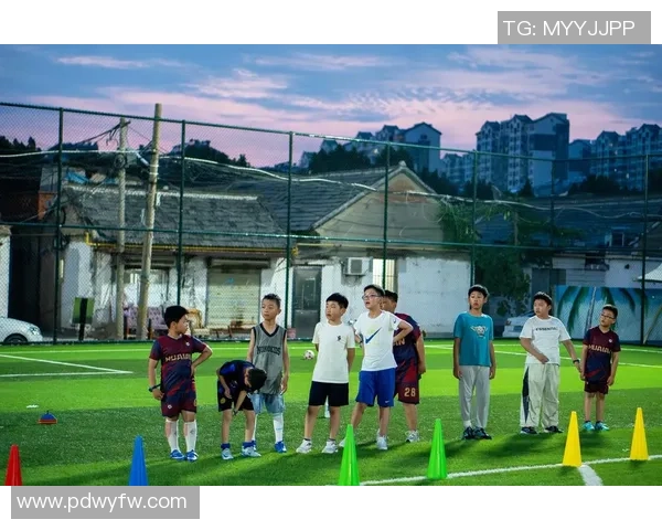 球星儿子在绿茵场展现天赋追逐梦想开启属于自己的足球传奇之路