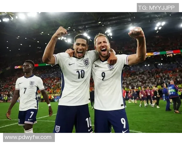 某足球球星斥巨资收购球队成员引发业内广泛关注与热议